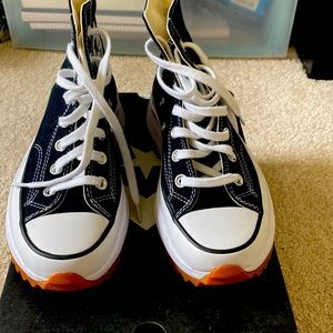 Converse Men’s 5.5 Women’s 7